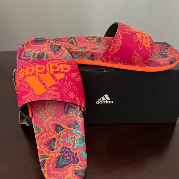 NWT ADIDAS SLIDES - Picture 4 of 5